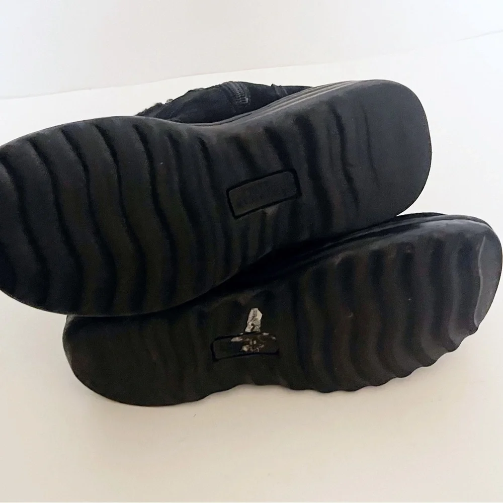 Vintage Y2K American Eagle Outfitters Black Suede Boots Winter Ski Casual